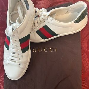AUTHENTIC Men’s Gucci Sneakers. Size 9